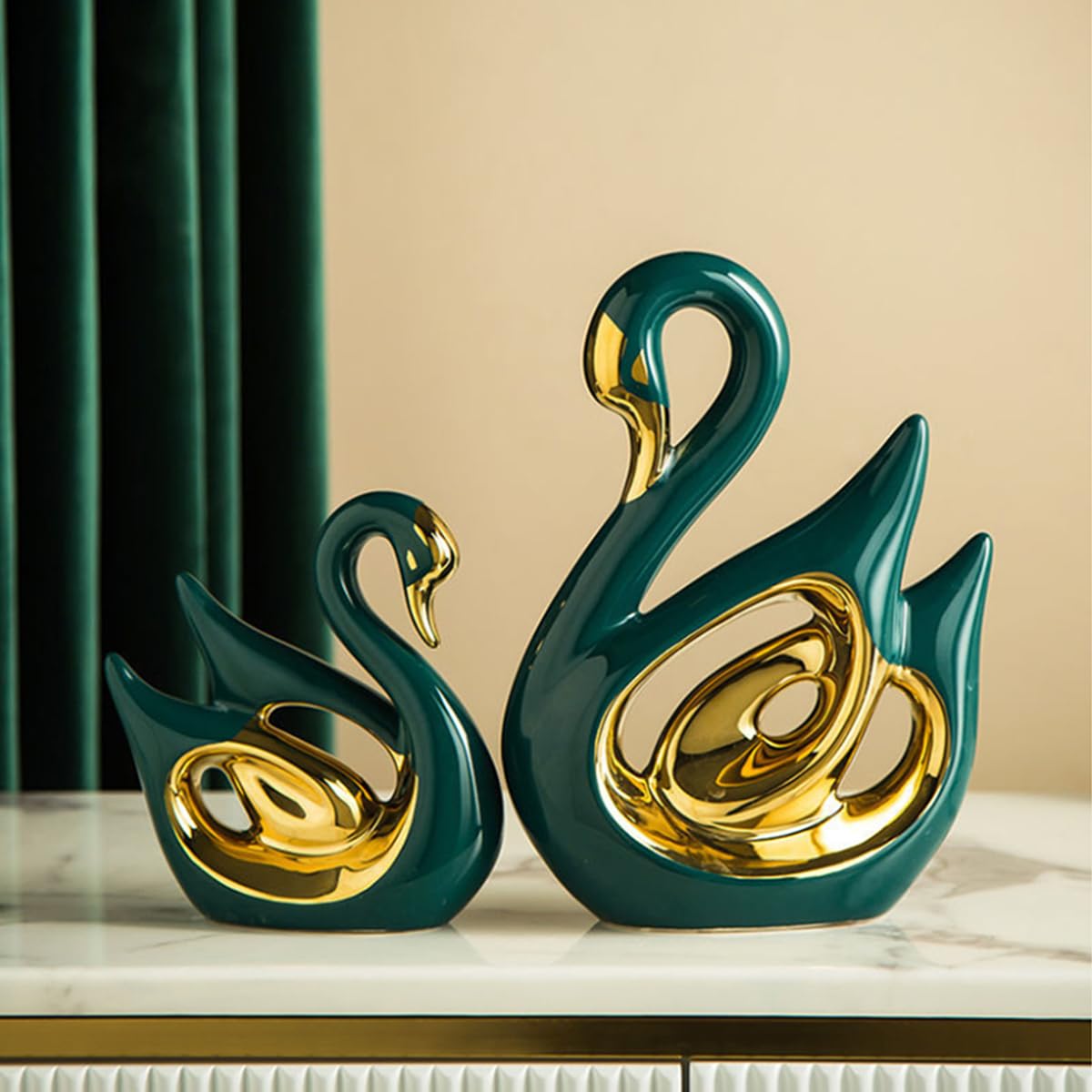 Ceramic Statue,Cat Family Figurines Porcelain,Creative Ceramic Decorative,Crafts Ornaments Home Decor,Memorial Gift for Parents,Suitable for Shelf,Bookself (Nordic Cat Family)